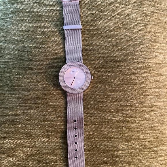 Gucci Women\'s YA129407 U-Play Stainless Steel Watch